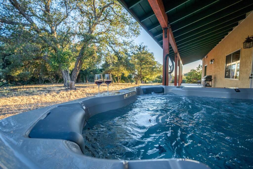 הוילה בורגו ספרינגס Country Cowboy Hot Tub Hideaway On 20 Acres מראה חיצוני תמונה
